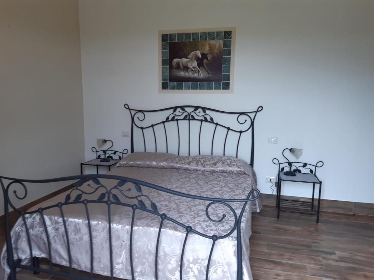 Agriturismo Colleverde กาปัลบีโอ ภายนอก รูปภาพ